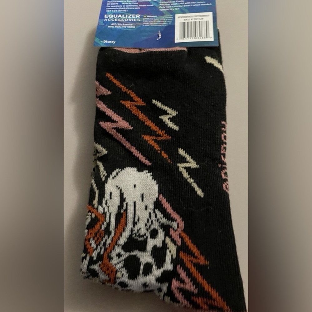 Disney Villian’s Series Cruella Deville Crew Socks - Black and Pink - Picture 4 of 8